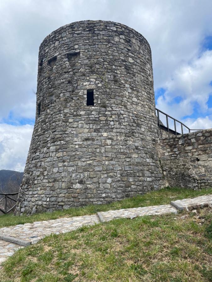 Отель In Castello Gallicano Экстерьер фото